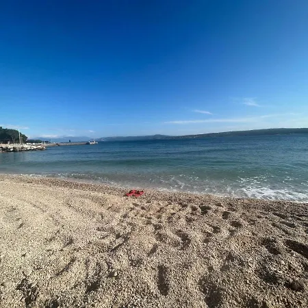 Rum i privatbostad Apartmani Dramalj