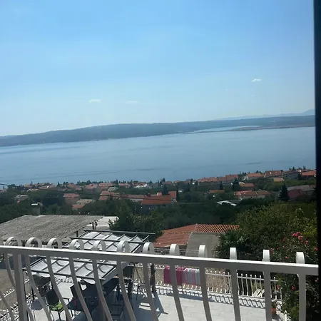 Rum i privatbostad Apartmani Dramalj