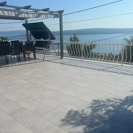 Apartmani Dramalj Rum i privatbostad *