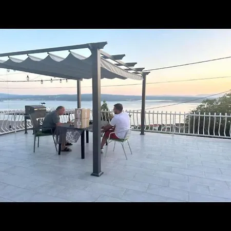 Rum i privatbostad Apartmani Dramalj
